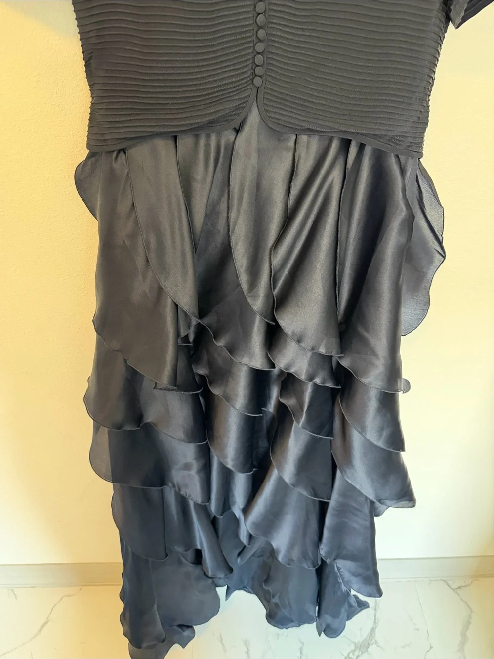 Carolina Herrera 100% Silk Navy Tiered Ruffle Evening Dress Pleated Bodice 12 - Picture 8 of 11